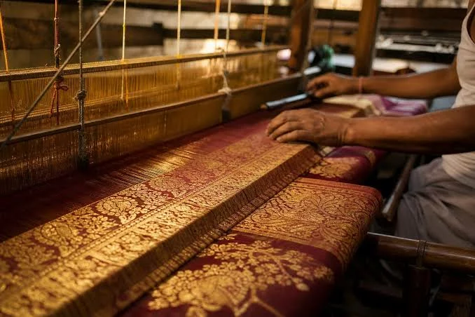 Weavers of Kashi Silk