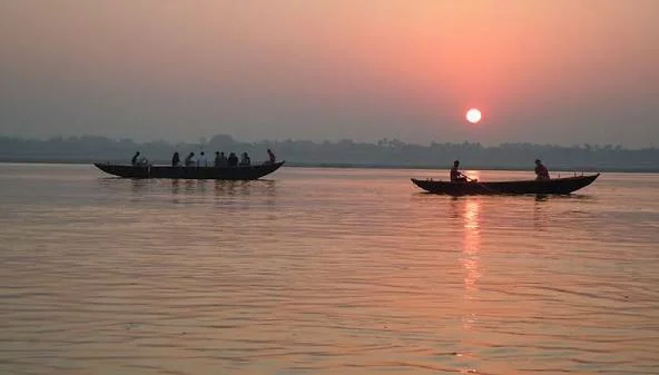 Sunrise Ganga Aarti & Boat Ride Tour
